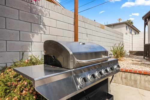 Los Angeles charming big house, king bed, parking, EV photo 61