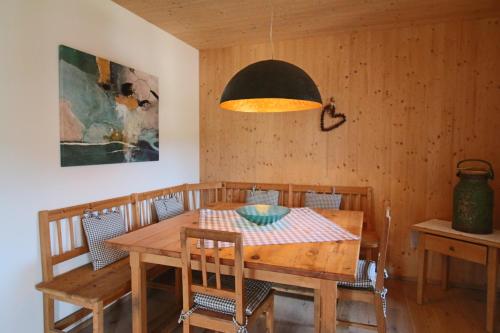 Gambar di galeri bagi ChiemseeRefugium - Ferienwohnung Berg di Bernau am Chiemsee
