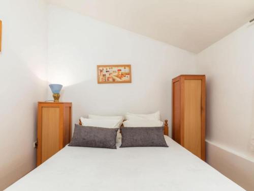 Apartments Manda - One Bedroom Apartment With Terrace A3