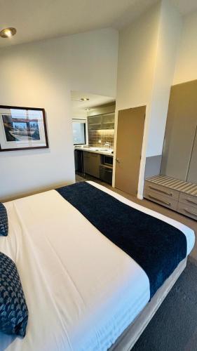 Garden Court Suites & Apartments