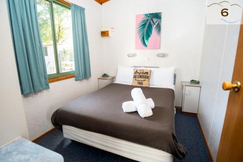 Ένα ή περισσότερα κρεβάτια σε δωμάτιο στο Warburton Holiday Park