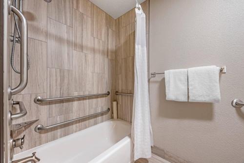 Bagno di Elizabeth Oceanfront Suites, an Ascend Collection Hotel