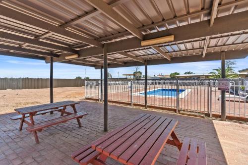 Econo Lodge Port Augustaの敷地内または近くにあるプール