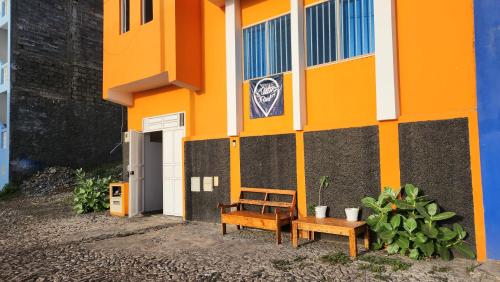 Please Read Email-Free EARLY Check In & Out-No Walk-Ins or Cash Accepted-Meeting Point Hostels