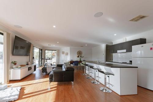 Kuchyň nebo kuchyňský kout v ubytování Our Bit of Bowhill - 21 Chucka Bend