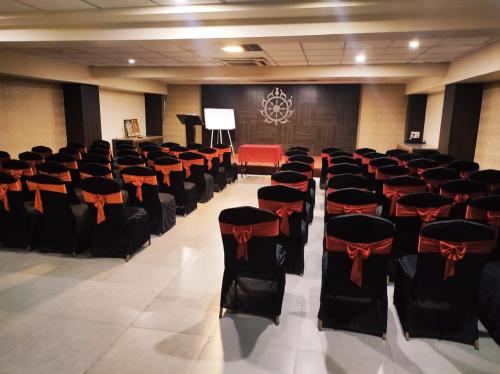 Χώρος καθιστικού στο Krishna Inn - Royal Hotels