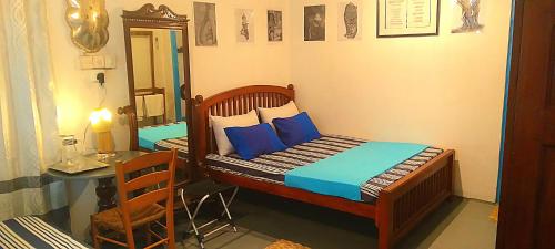 Ένα ή περισσότερα κρεβάτια σε δωμάτιο στο Sky Blue Cabin