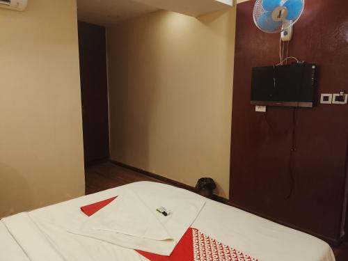 TV a/nebo společenská místnost v ubytování Saravana boutique inn