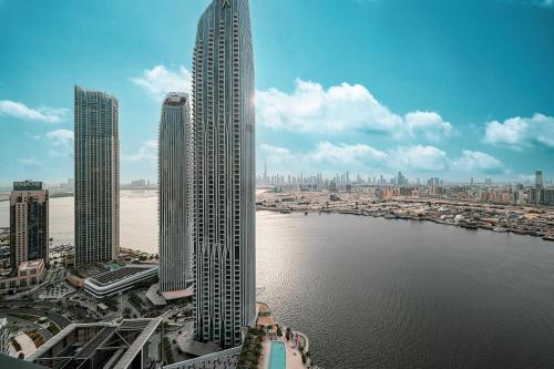 Luxury 2BR 34th Floor Burj Khalifa Sea Creek View