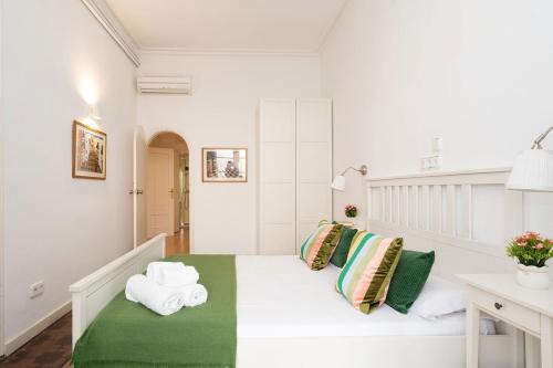 Apartamento Modernista 230 m - 7 Hab - Gran Vía Eixample - Grupos 13 pax- 4 baños- 8min a pie Passeig Gràcia photo 54