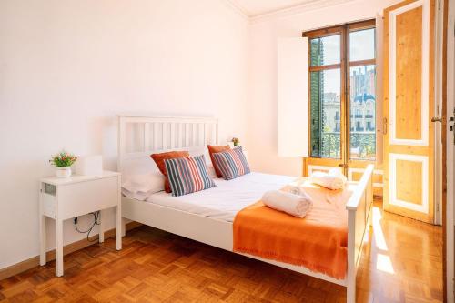 Apartamento Modernista 230 m - 7 Hab - Gran Vía Eixample - Grupos 13 pax- 4 baños- 8min a pie Passeig Gràcia photo 46