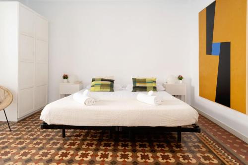 Apartamento Modernista 230 m - 7 Hab - Gran Vía Eixample - Grupos 13 pax- 4 baños- 8min a pie Passeig Gràcia photo 30
