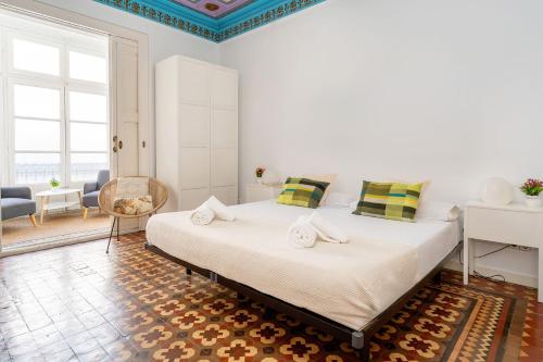 Apartamento Modernista 230 m - 7 Hab - Gran Vía Eixample - Grupos 13 pax- 4 baños- 8min a pie Passeig Gràcia photo 31
