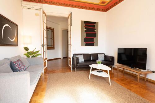 Apartamento Modernista 230 m - 7 Hab - Gran Vía Eixample - Grupos 13 pax- 4 baños- 8min a pie Passeig Gràcia photo 9