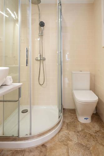 Apartamento Modernista 230 m - 7 Hab - Gran Vía Eixample - Grupos 13 pax- 4 baños- 8min a pie Passeig Gràcia photo 59