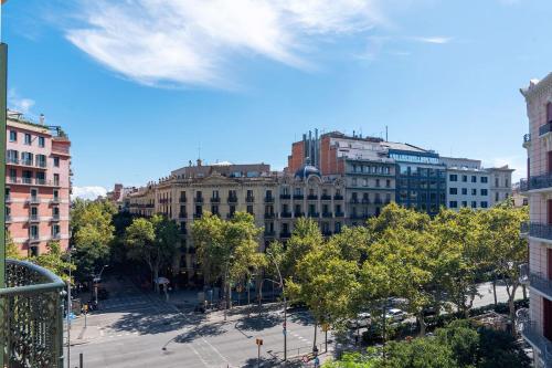 Apartamento Modernista 230 m - 7 Hab - Gran Vía Eixample - Grupos 13 pax- 4 baños- 8min a pie Passeig Gràcia photo 65