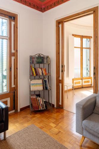 Apartamento Modernista 230 m - 7 Hab - Gran Vía Eixample - Grupos 13 pax- 4 baños- 8min a pie Passeig Gràcia photo 19