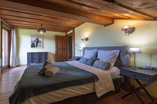 Ένα ή περισσότερα κρεβάτια σε δωμάτιο στο Chalet Serenity, Liézey - Gérardmer 9p - Spa