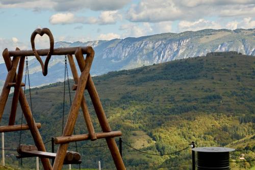 Γενική θέα στο βουνό ή θέα στο βουνό από  αυτό το καταφύγιο