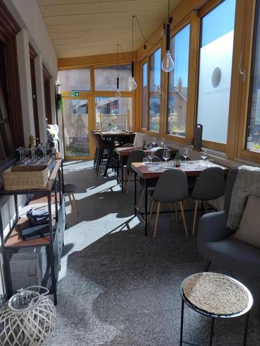 Χώρος καθιστικού στο ristorante con stanze Airolo