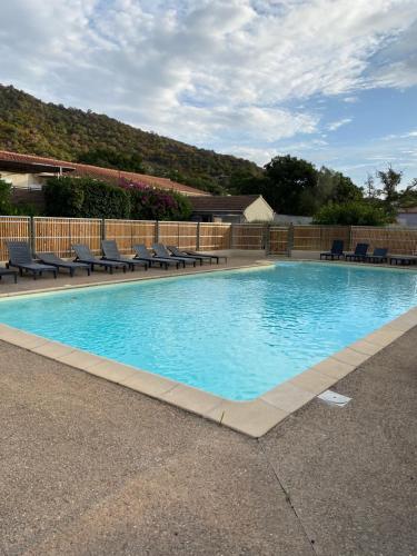 Swimmingpoolen hos eller tæt på Marina Di Fautea