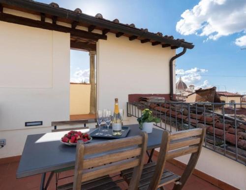 Via dei Pilastri, 50 - Florence Rooftop Apt with 2 Terraces & Duomo View