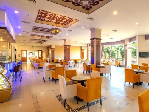 Stella Gardens Resort & Spa, Makadi Bayにあるレストランまたは飲食店
