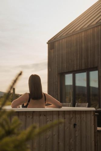 Stodoła Majołka- kameralny dom z balią w Izerach