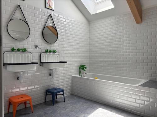 Et badeværelse på Duingt, maison 165m2, jardin 8pers