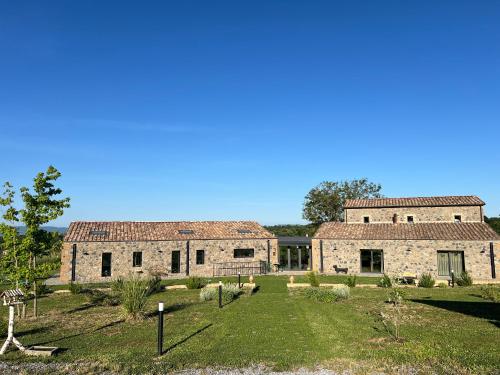 Το κτήριο όπου στεγάζεται  το bed & breakfast