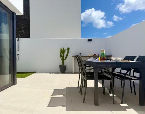 Canaryislandshost l Almar de Arrieta