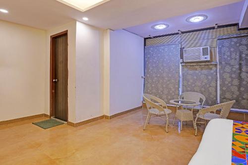 Gambar di galeri bagi FabHotel Moonlight & Banquets di Ghaziabad