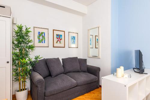Charming Studio Milano with Balcony & Wi-Fi