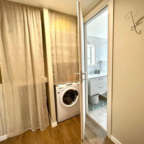 Studio Minu'- Elegant Loft in Milan Certosa