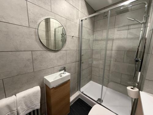 Central Embankment View Apartment 1BR photo 8