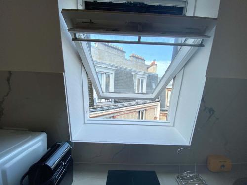 New 468 Suite Eddy - Cosy Apartment Paris Center