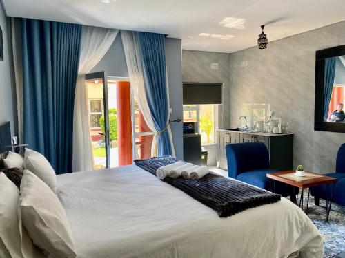 Imagen de la galería de Executive studio apartment near the airport - 2320, en Highlands