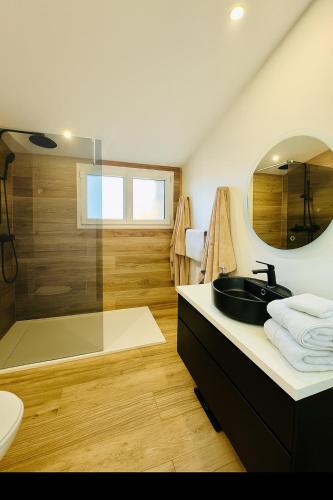 Koupelna v ubytování La Bulle Médocaine villa design avec jaccuzy privé