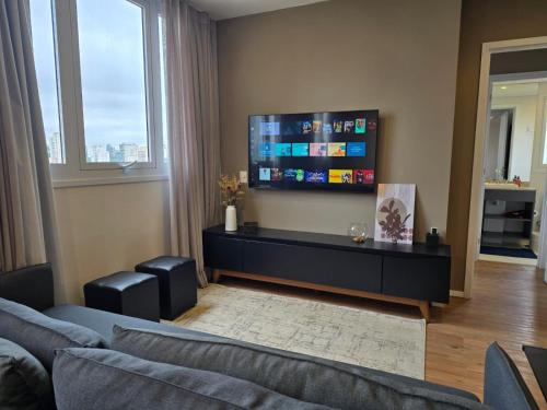 Perpustakaan di apartmen