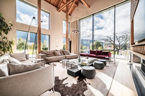 Фотография из галереи Chateau De Neydens в городе Saint-Cergues