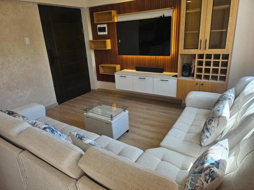 クスコにあるDepartamento exclusivo en Cusco con jacuzzi privado y diseño modernoのギャラリーの写真