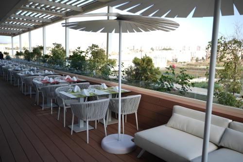 Ảnh trong thư viện ảnh của Hotel Kyriad Prestige Le Patio ở 'Aïn Benian