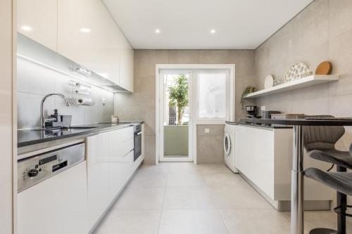 Modern 3Bedroom by Metro Easy to Porto