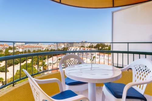 Suntower Arona - Seaviews & Pool - next to beach