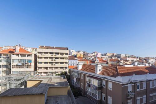 2BDR Apt with Full Kitchen on Avenida da Liberdade