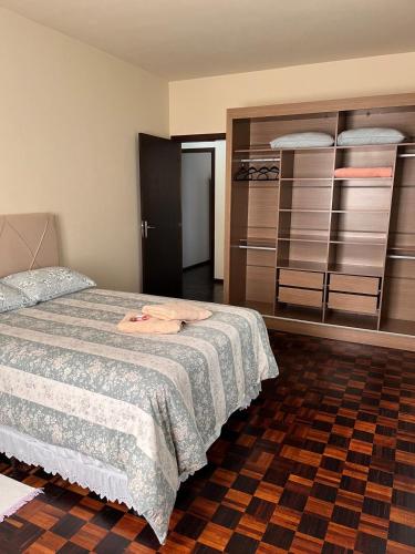 Кровать или кровати в номере Grünes Haus 2 quartos no centro