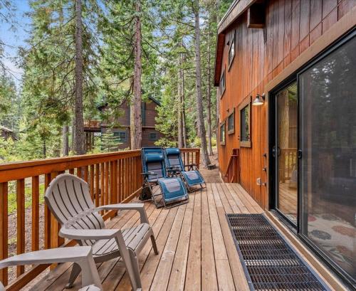 Balkoni atau teres di 1st Cabin