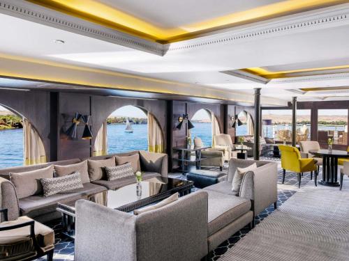 Posezení v ubytování Mövenpick MS Sunray