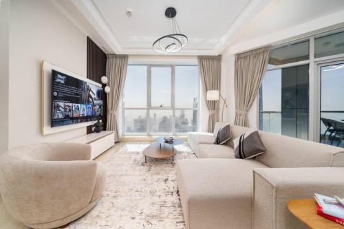 High-Floor Upgraded 3-Bed Marina Apartment