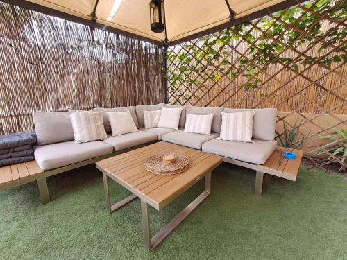 Spacious apartment with large private garden in Palm Mar